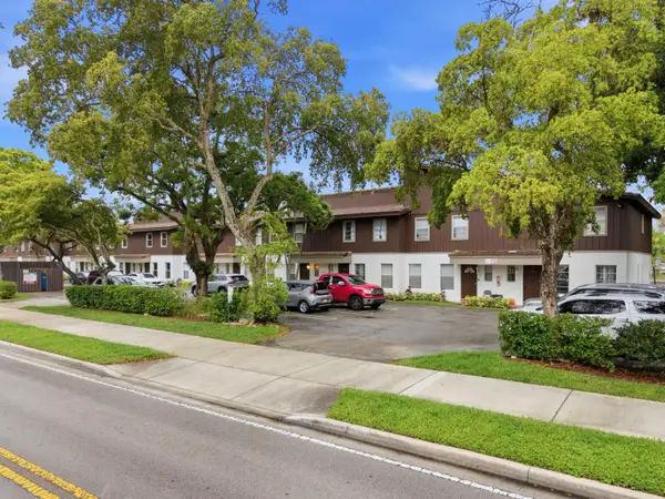 3920 Woodside Drive #Apt 11, Coral Springs, FL 33065