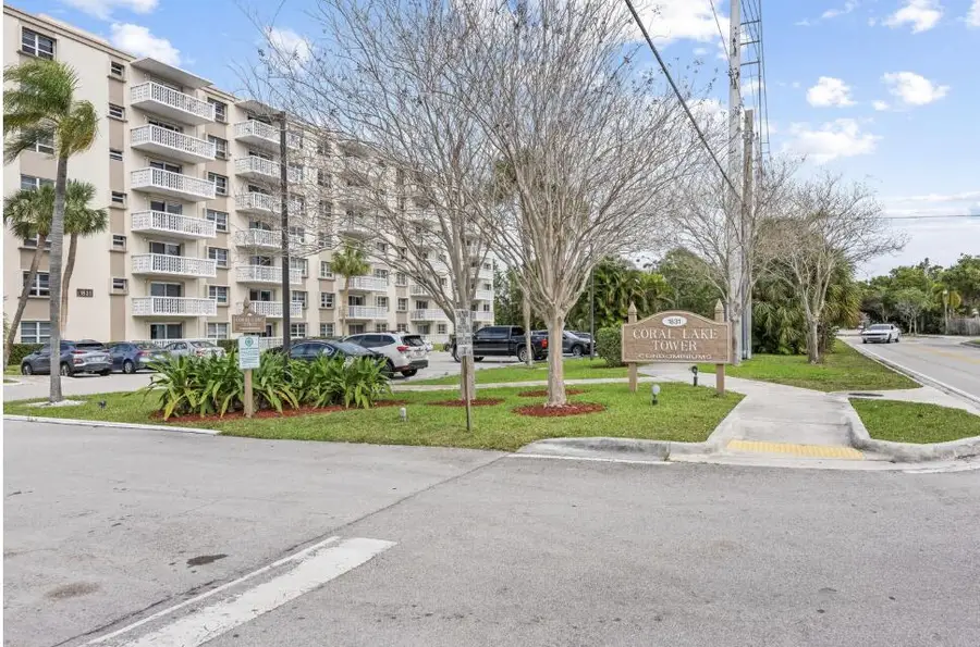 1831 NE 38th Street #410, Oakland Park, FL 33308 - #2