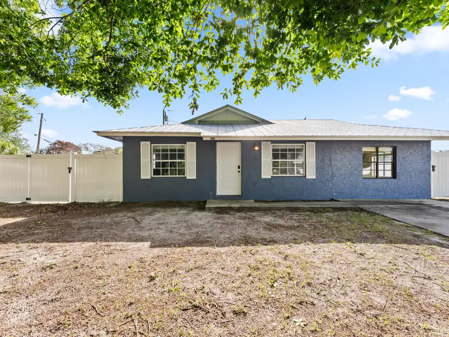 304 8th Avenue Sw, Vero Beach, FL 32962 - #2