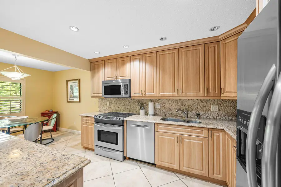 22 Westgate Lane #Apt. E, Boynton Beach, FL 33436 - #3