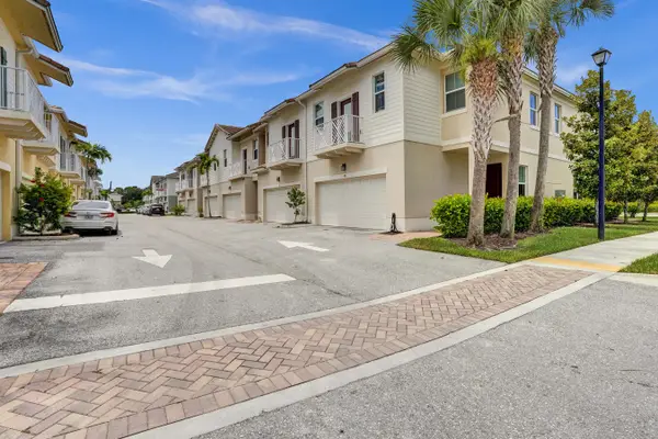 99 Palm Lane, Royal Palm Beach, FL 33411
