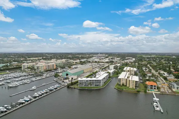 200 Waterway Drive S #209, Lantana, FL 33462