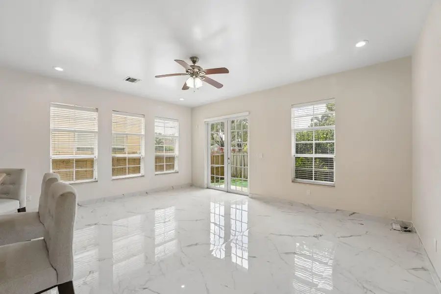 819 SW 7th Avenue, Fort Lauderdale, FL 33315 - #2