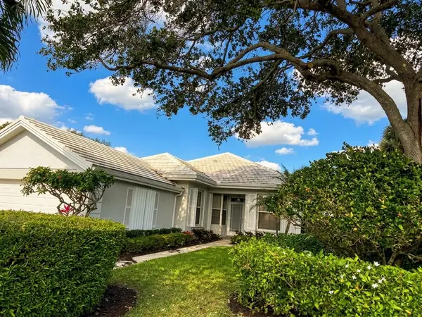 8773 Wakefield Drive, Palm Beach Gardens, FL 33410