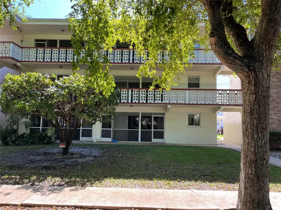 412 S Luna Court #2, Hollywood, FL 33021 - #3