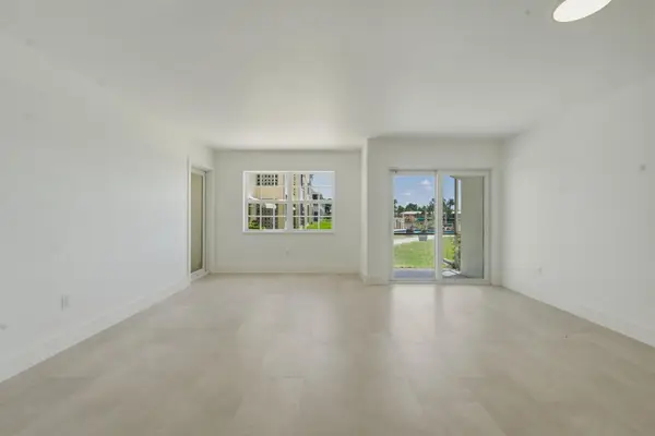 700 Pine Drive #105, Pompano Beach, FL 33060