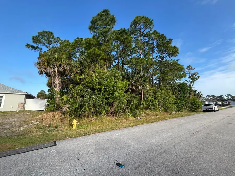 556 NE Burlington Ave Avenue Ne, Palm Bay, FL 32907 - #2