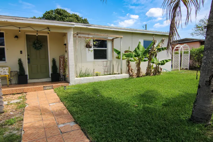 1110 14th Court S, Lake Worth Beach, FL 33460 - #2