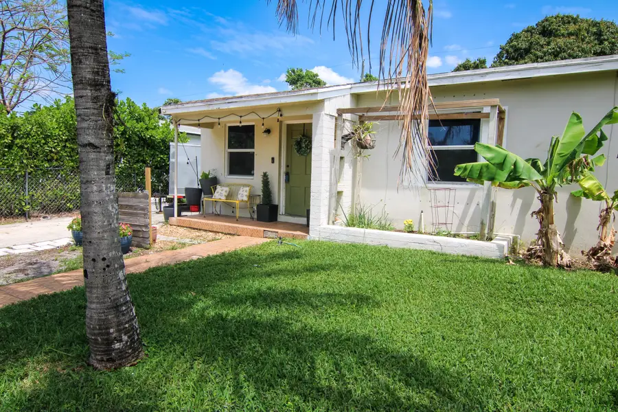 1110 14th Court S, Lake Worth Beach, FL 33460 - #3