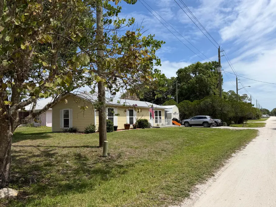 2326 SW 15th St Street Sw, Vero Beach, FL 32962 - #2