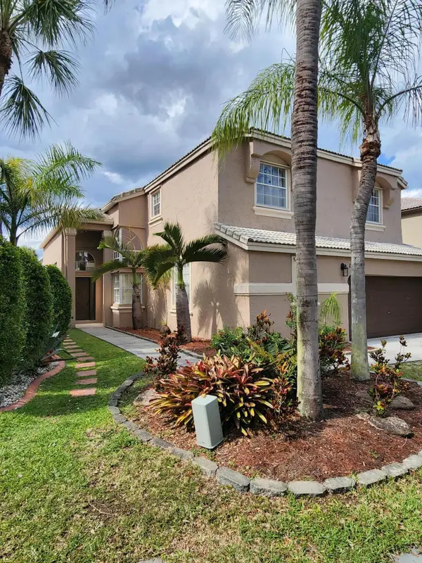15729 NW Tenth Street Nw, Pembroke Pines, FL 33028