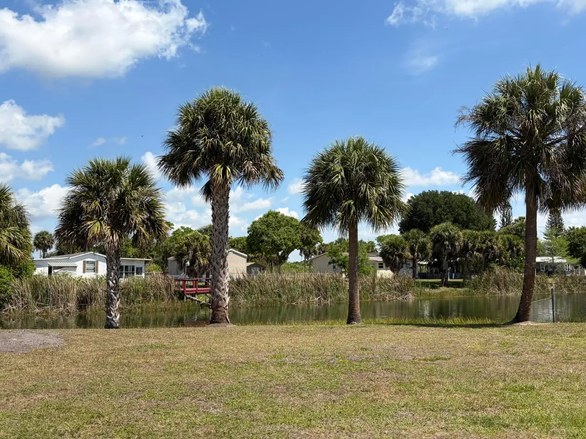 1075 Friendship Drive Ne, Moore Haven, FL 33471 - #1