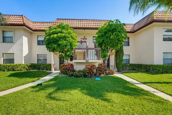 7245 Golf Colony Court #204, Lake Worth, FL 33467
