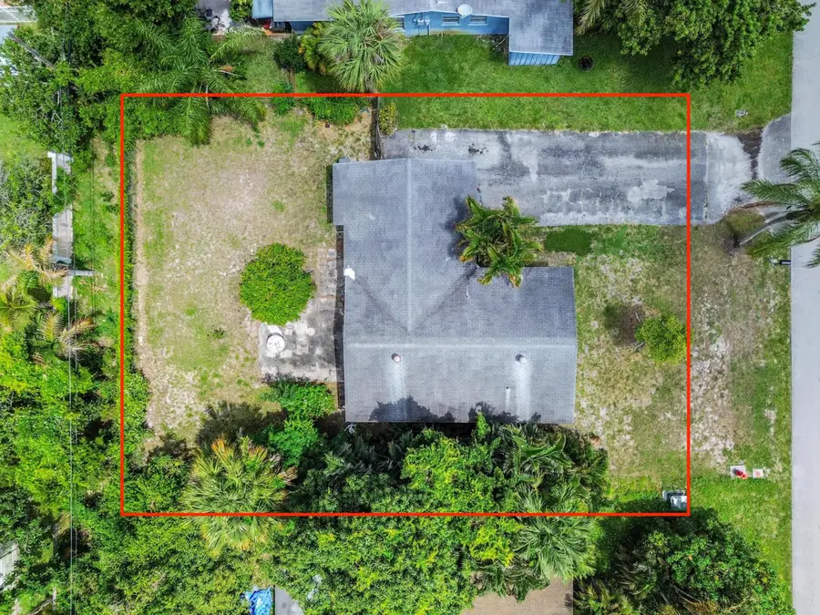 877 Sarazen Drive, Lake Belvedere Estates, FL 33413 - #3