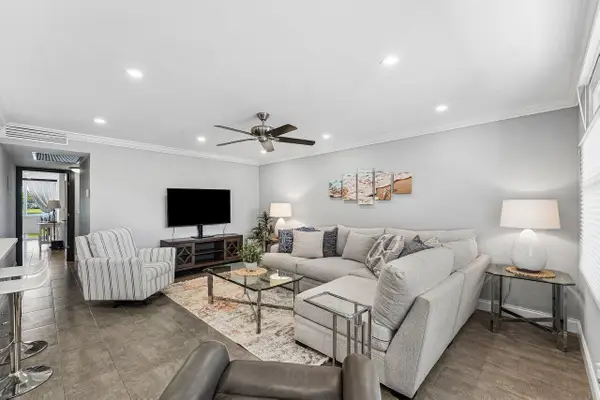 1027 Farnham O #1027, Deerfield Beach, FL 33442