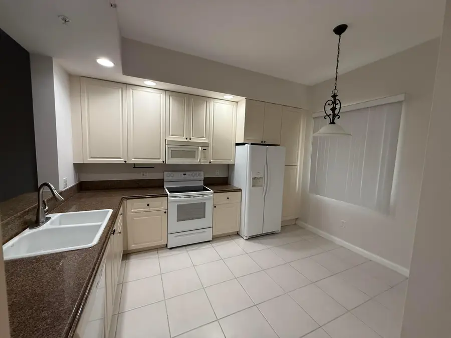 20 Harbour Isle Drive W #Ph01, Fort Pierce, FL 34949 - #2