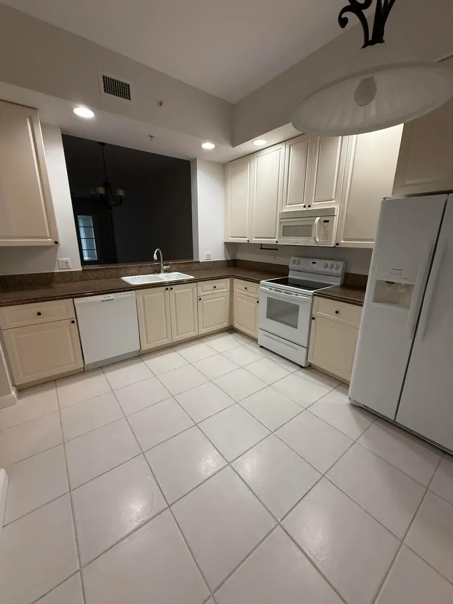20 Harbour Isle Drive W #Ph01, Fort Pierce, FL 34949 - #3