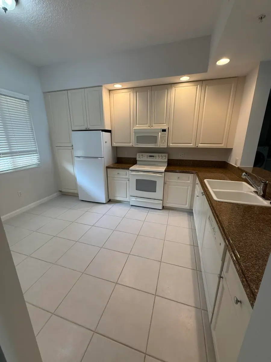 4 Harbour Isle Drive E #Unit 204, Fort Pierce, FL 34949 - #3