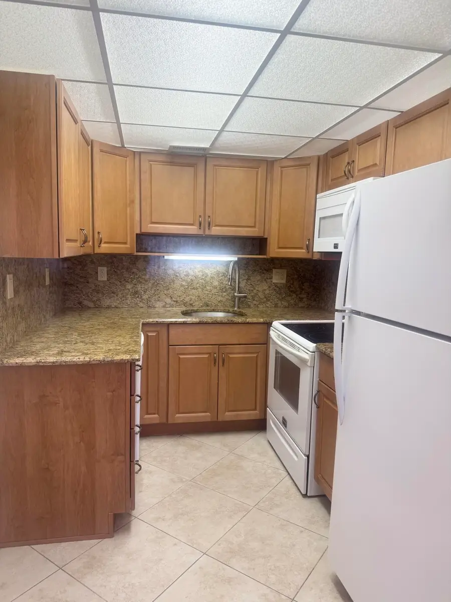 2381 Sunset Avenue #117, Lake Worth Beach, FL 33461 - #3