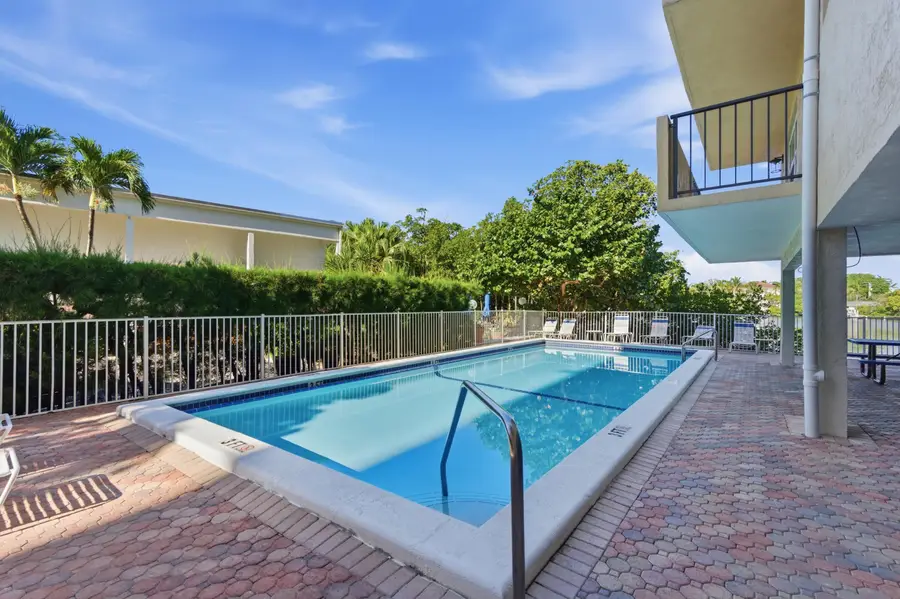 3581 S Ocean Boulevard #Apt 4e, South Palm Beach, FL 33480 - #2