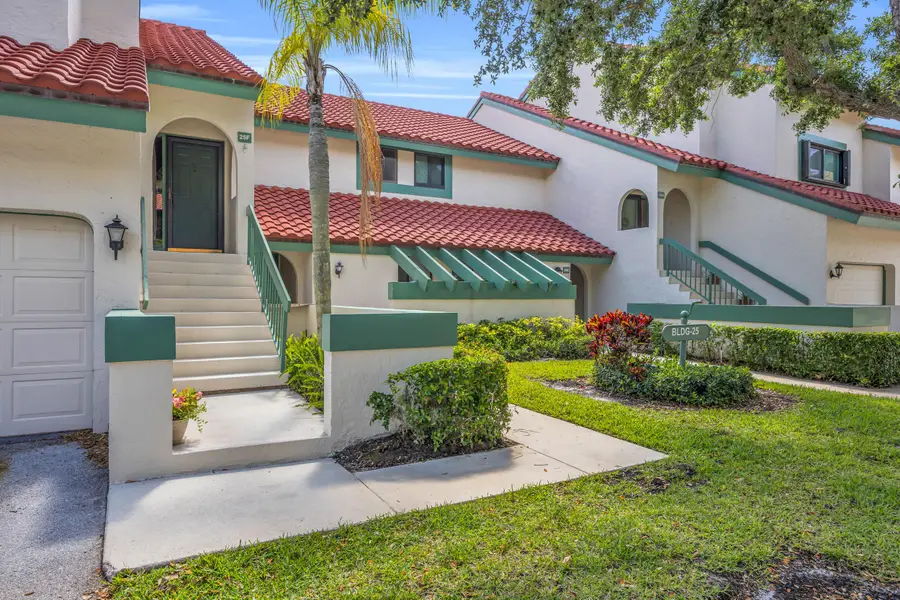 25 Lexington Lane W #F, Palm Beach Gardens, FL 33418 - #2