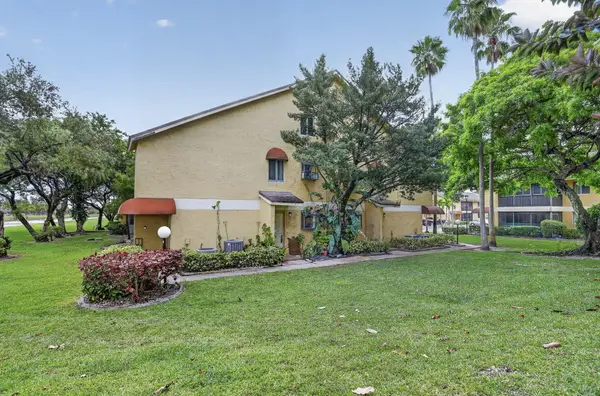 3041 N Oakland Forest Drive #103, Oakland Park, FL 33309