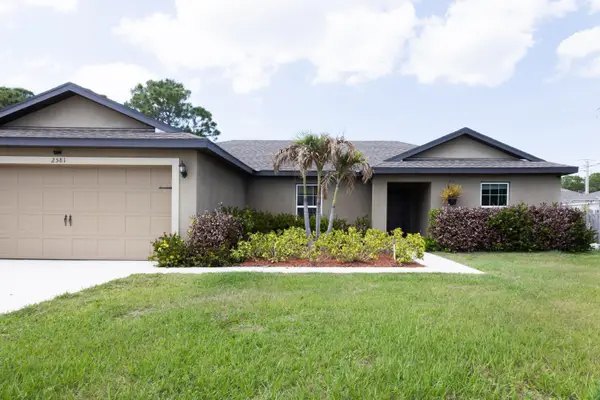 2581 SE Dogwood Avenue, Port St Lucie, FL 34952