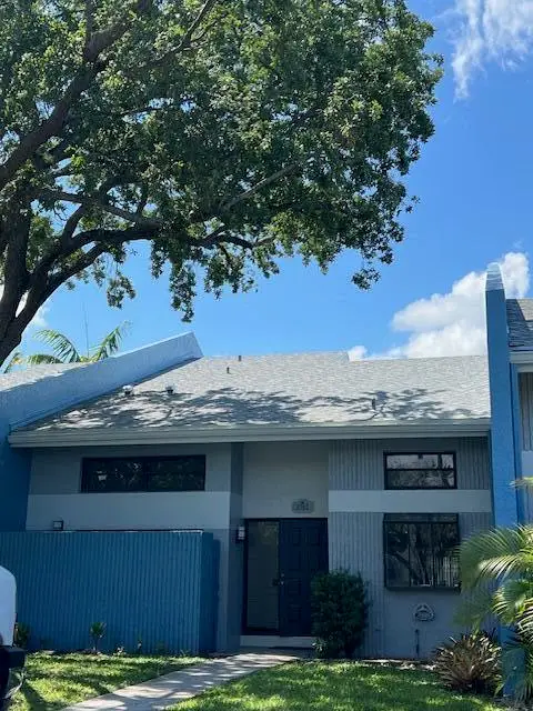 2800 S Oakland Forest Drive #2302, Oakland Park, FL 33309