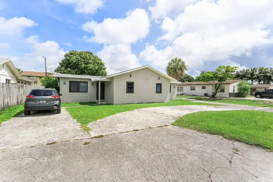 4727 Myrtle Lane, West Palm Beach, FL 33417 - #3