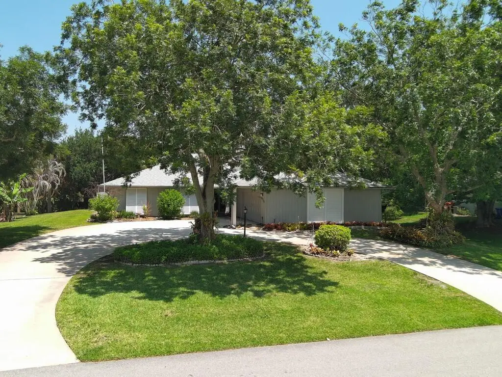 1070 47th Avenue Sw, Vero Beach, FL 32968 - #1