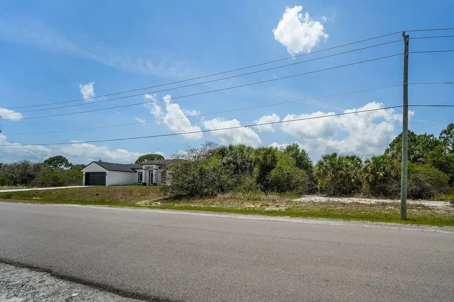 2392 SW Madden Ave Avenue, Palm Bay, FL 32908 - #2