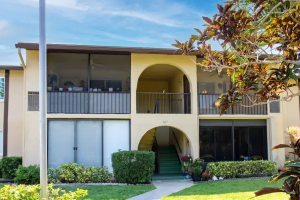 327 Pine Ridge Circle #B-2, ,, FL 33463