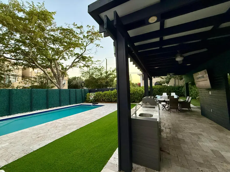701 NE 17 Way, Fort Lauderdale, FL 33304 - #2