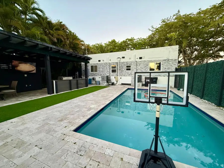 701 NE 17 Way, Fort Lauderdale, FL 33304 - #3