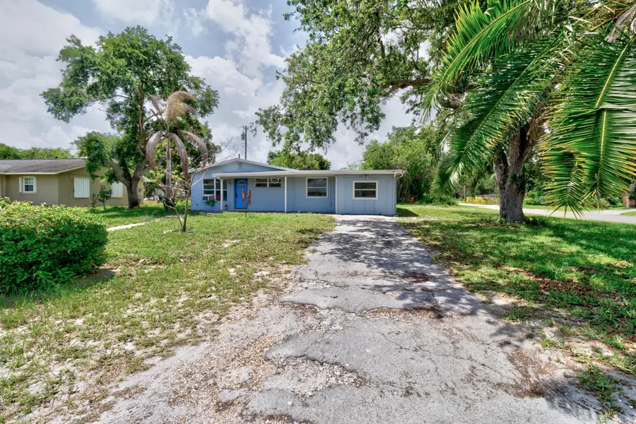 775 SW 4th Pl Place Sw, Vero Beach, FL 32962 - #2