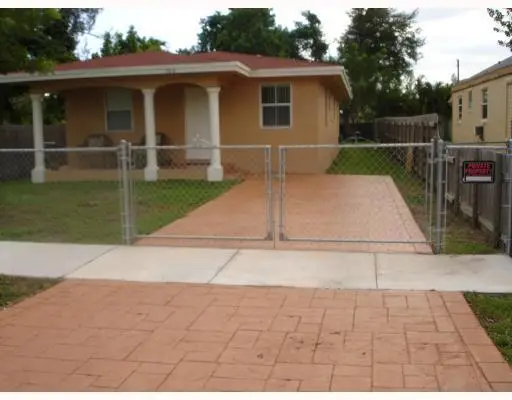 5816 Lincoln Street, Hollywood, FL 33021