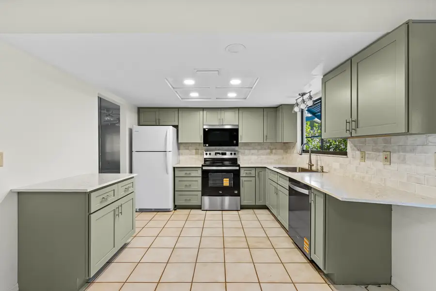 975 4th Lane, Vero Beach, FL 32962 - #3