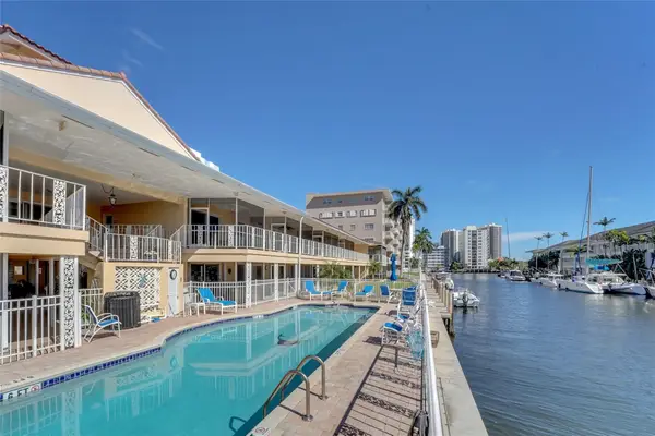2864 NE 33rd Court #105, Fort Lauderdale, FL 33306