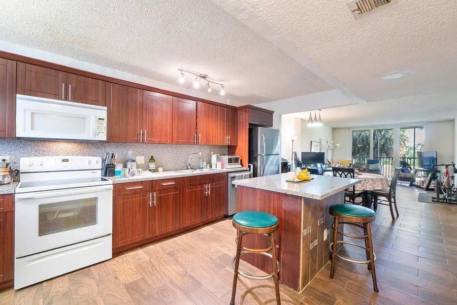 250 Jacaranda Drive #308, Plantation, FL 33324 - #2