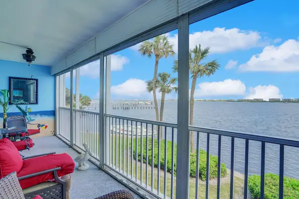 100 Waterway Drive S #209, Lantana, FL 33462