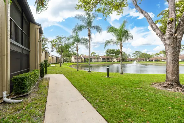 713 Sunny Pine Way #G1, ,, FL 33415