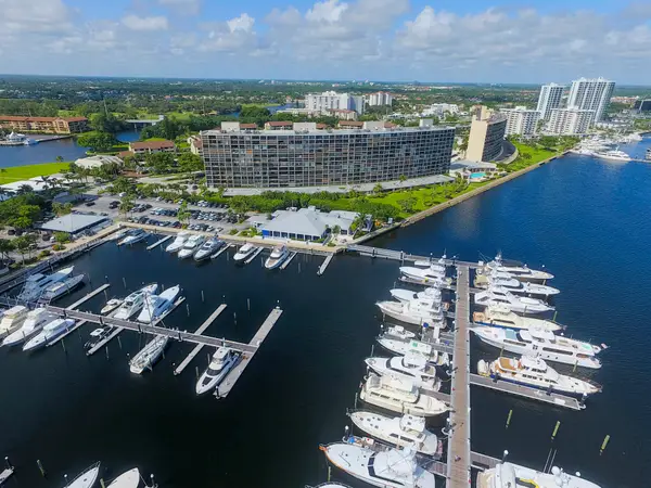 136 Lakeshore Drive #211, North Palm Beach, FL 33408