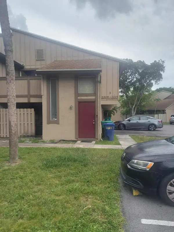 2215 NW 56th Avenue #3-e, Lauderhill, FL 33313