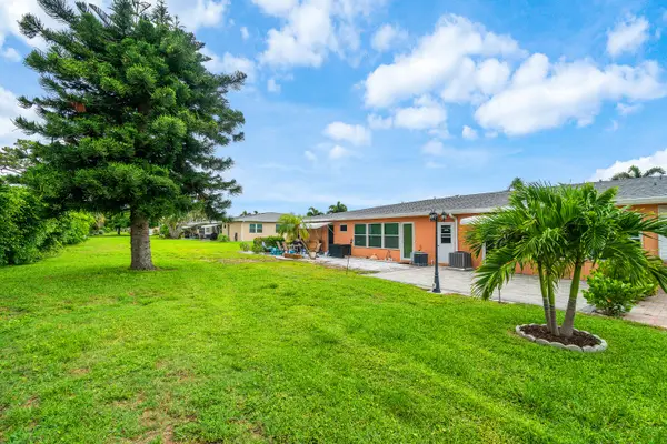 180 High Point #B, Boynton Beach, FL 33435