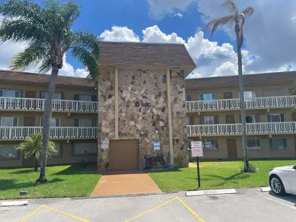 500 W Village Green Circle W #212, Palm Springs, FL 33461