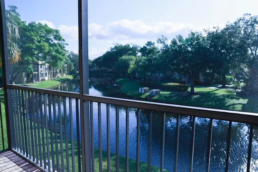 428 Lakeview Drive #201, Weston, FL 33326 - #2