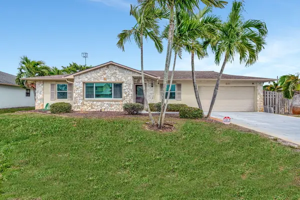 661 SE Crescent Avenue, Port St Lucie, FL 34984