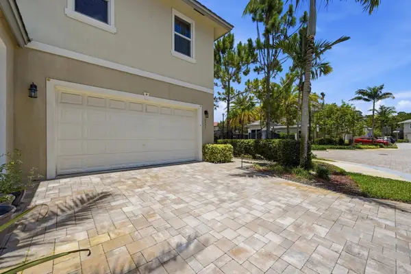 6993 Pines Circle #6993, Coconut Creek, FL 33073