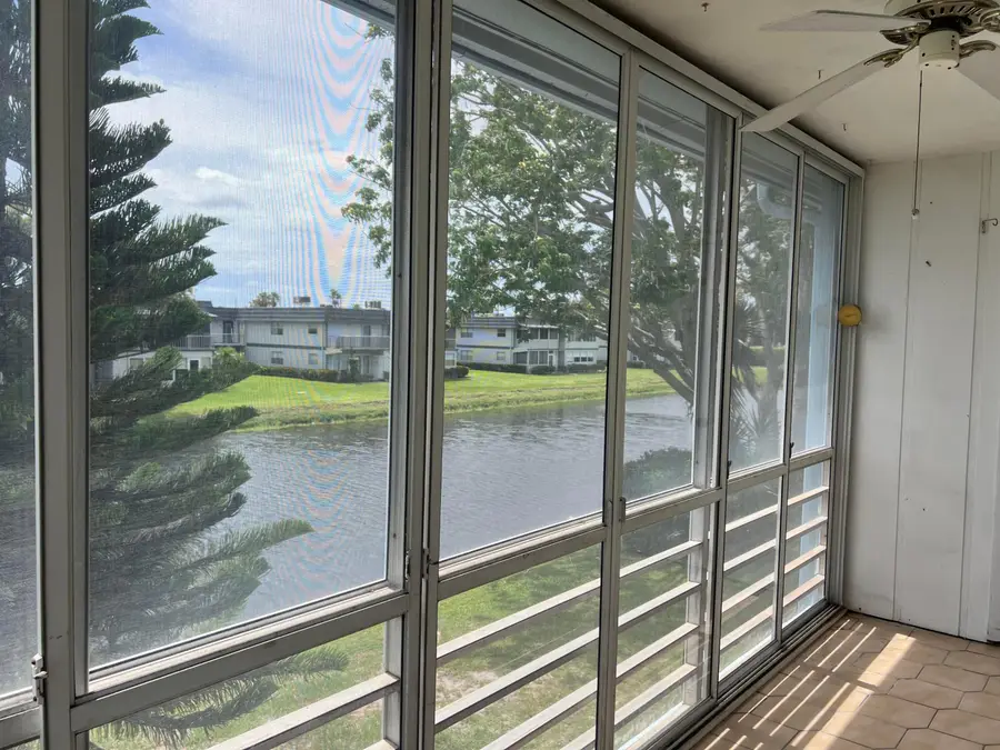 424 Saxony, Delray Beach, FL 33446 - #2