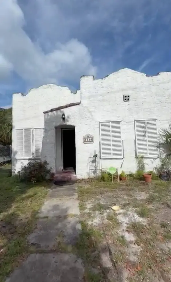 3814 Greenwood Avenue, West Palm Beach, FL 33407